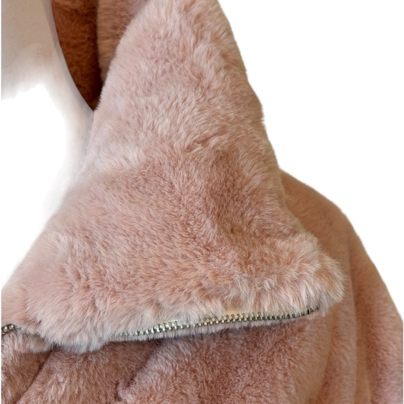 The Lindsi Plush Soft Jacket - Picture 16 of 16